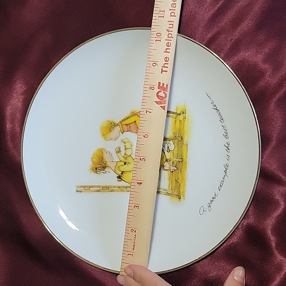 A Good Example is the Best Teacher Holly Hobbie Decorative Porcelain Plate - Picture 6 of 6